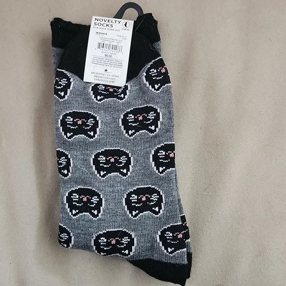 Kohl's Novelty Cat Crew Socks - Picture 2 of 4